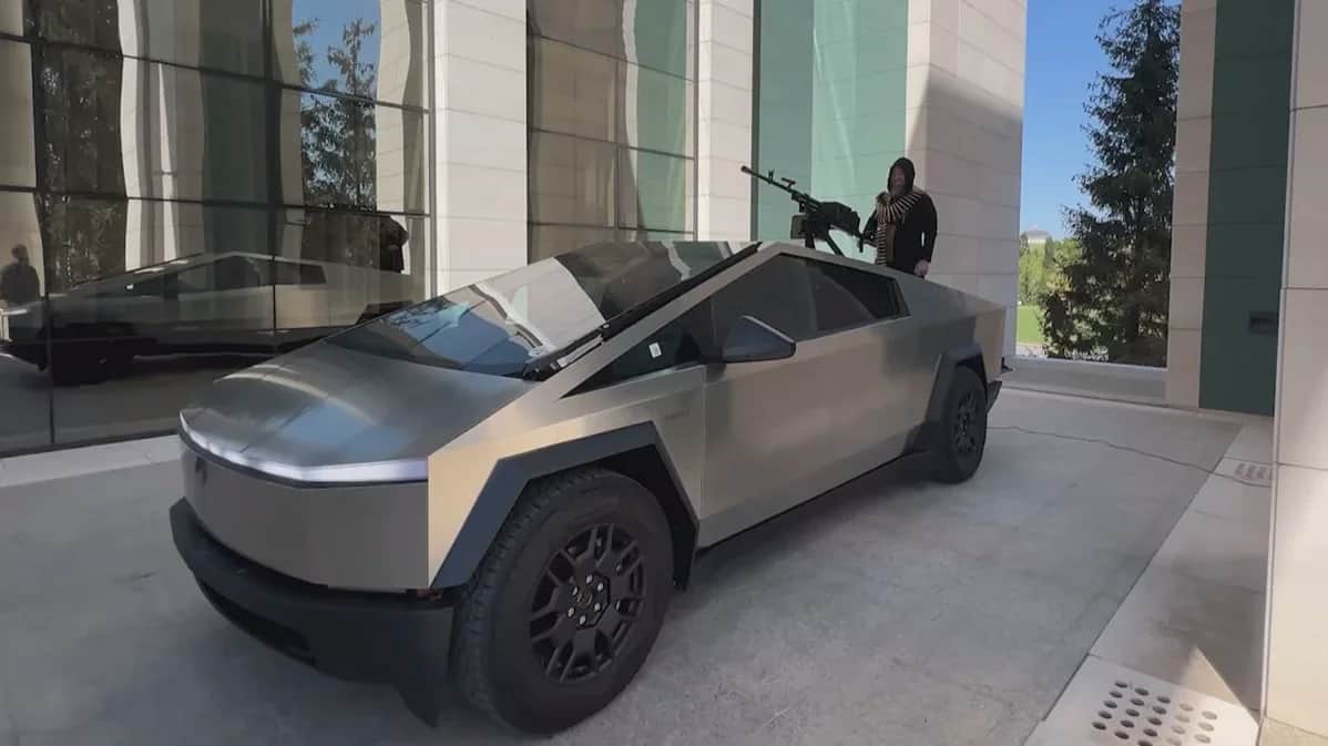 Ramzan Kadyrov on the Tesla Cybertruck in Grozny, Chechnya. Photo: <a href="https://t.me/RKadyrov_95/4999">Telegram</a>