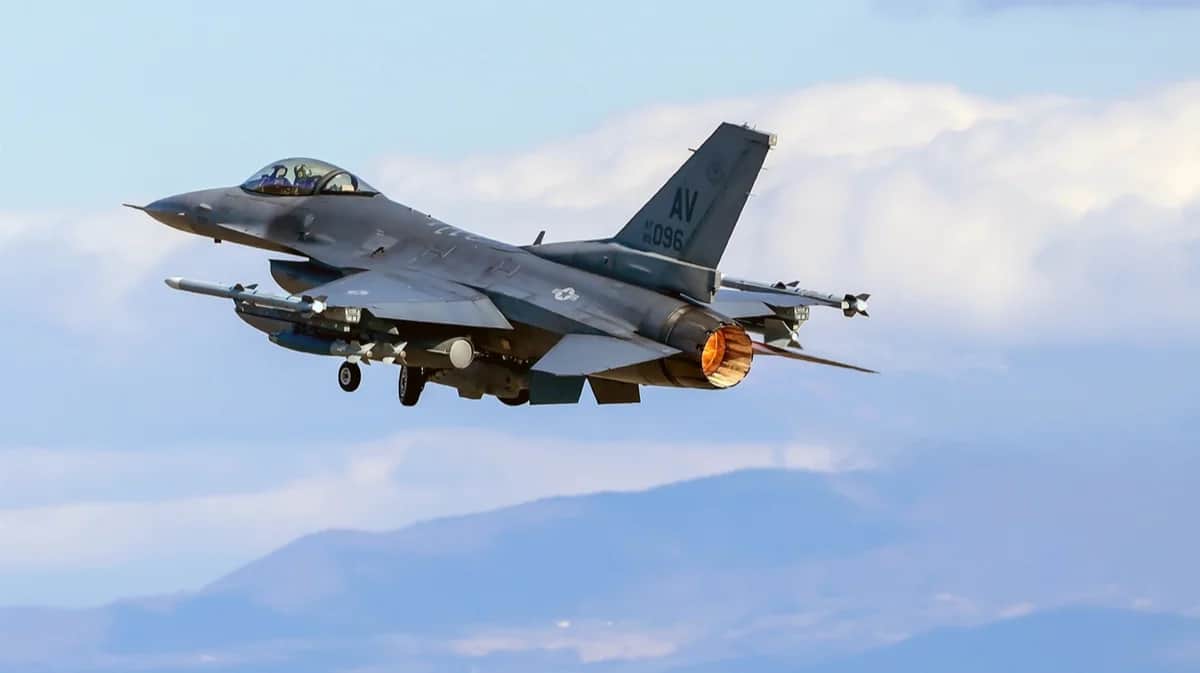 Истребитель F-16 ВВС Бельгии. Фото: IPA / Backgrid / Vida Press