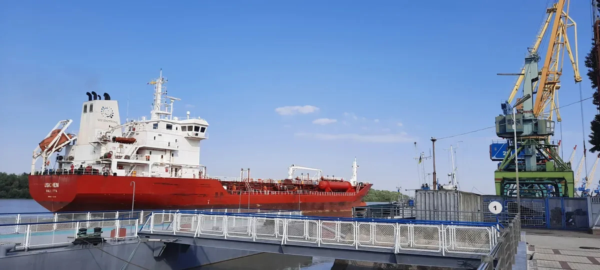 The tanker Usichem enters the Izmail Sea Commercial Port on the River Danube. Photo: Wikimedia Commons , CC BY-SA 4.0