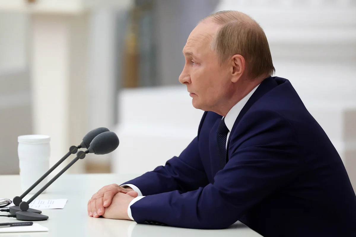 Владимир Путин на встрече с правительством и администрацией президента перед встречей с Трампом на Аляске, Москва, 14 августа 2025 года. Фото: Вячеслав Прокофьев / Спутник / Kremlin / EPA
