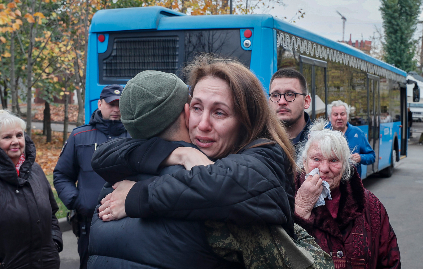 Призывник в военкомате во время частичной военной мобилизации. Москва. 12 октября 2022 года. Фото: Юрий Кочетков / EPA