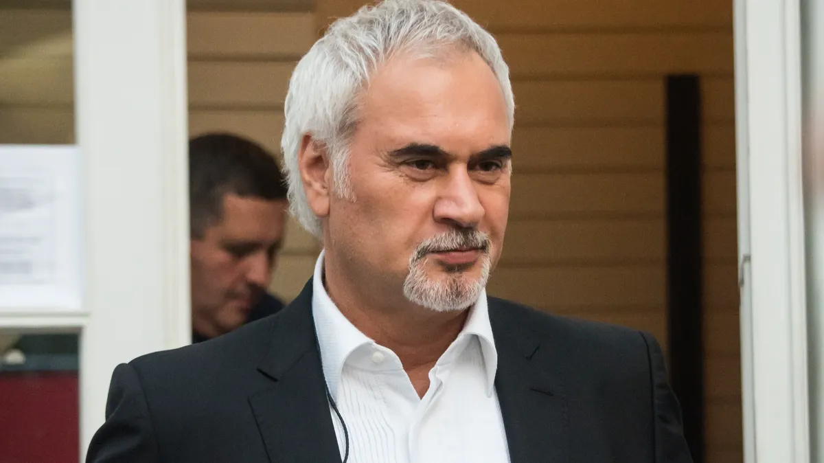 Повсюду отщепенец и повсюду вроде бы свой