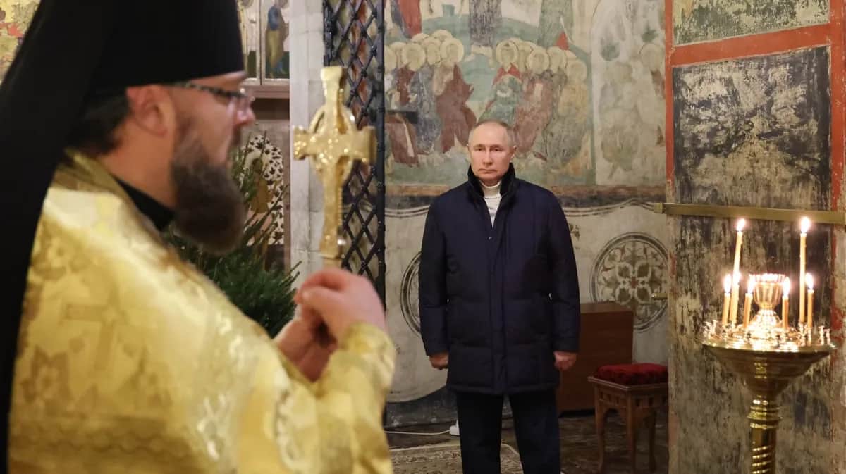 Vladimir Putin at a Christmas service in the Kremlin’s Cathedral of the Annunciation, 7 January. Photo: EPA-EFE / MIKHAEL KLIMENTYEV / SPUTNIK / KREMLIN POOL