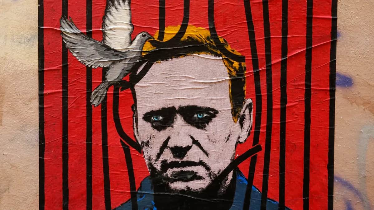 A poster by Italian street artist Harry Greb depicting Russian opposition leader Alexey Navalny. Rome, January 2021. Photo: EPA-EFE/FABIO FRUSTACI