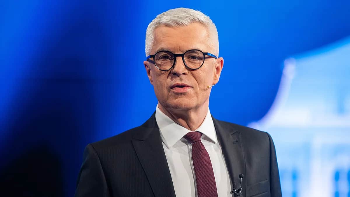 Кандидат в президенты Словакии Иван Корчок во время теледебатов перед вторым туром президентских выборов в Словакии, Братислава, Словакия, 3 апреля 2024 года. Фото: Jakub Gavlak / EPA-EFE