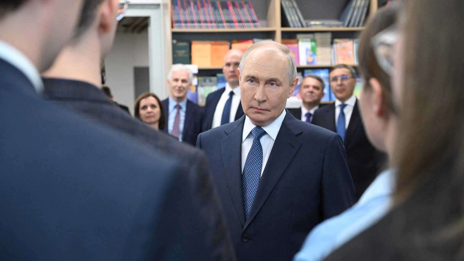 Владимир Путин на встрече со студентами, аспирантами и учеными Новосибирской области в Специализированном учебно-научном центре Новосибирского государственного университета. Новосибирск. 11 августа 2026 года. Фото: Кристина Соловьёва / Спутник / Imago Images / Scanpix / LETA<br>