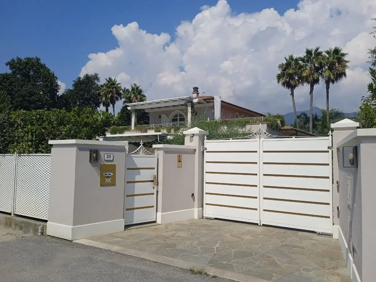 The villa allegedly owned by Prigozhin’s family. Photo: Yakov Svyazka