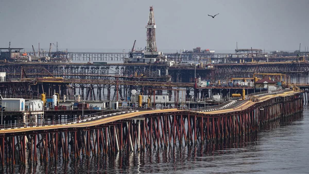 The Neft Dashlari oil drilling platform in the Caspian Sea, about 100km from Baku, Azerbaijan, 6 September 2023. Photo: EPA/MAXIM SHIPENKOV
<br>