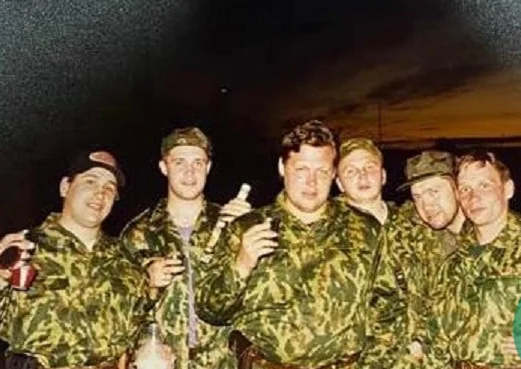 Третий слева — Дмитрий Скворцов, второй справа — Олег Тарасов. Фото: <a href="https://t.me/allnews47" rel="noopener noreferrer" title="https://t.me/allnews47">Telegram</a>