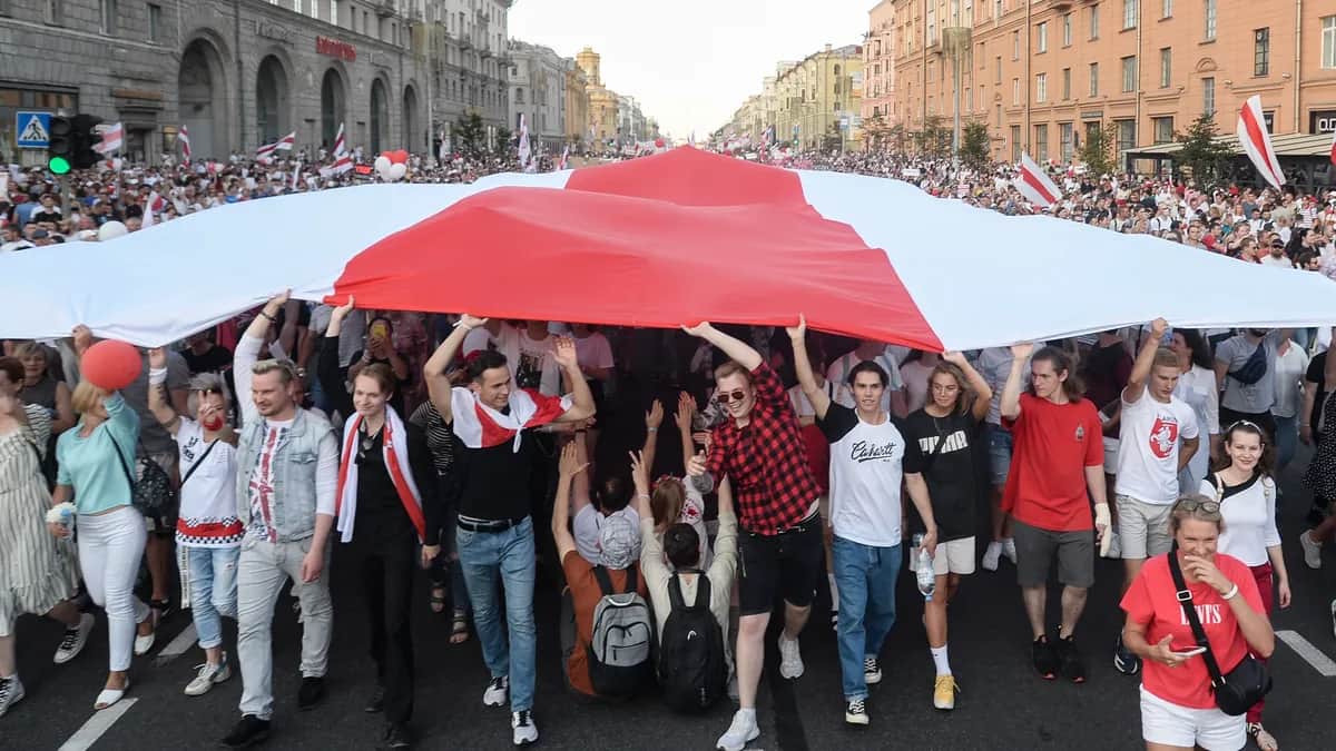 A demonstration against police violence and election fraud in Minsk, Belarus, 16 August 2020. Photo: Yauhen Yerchak / EPA