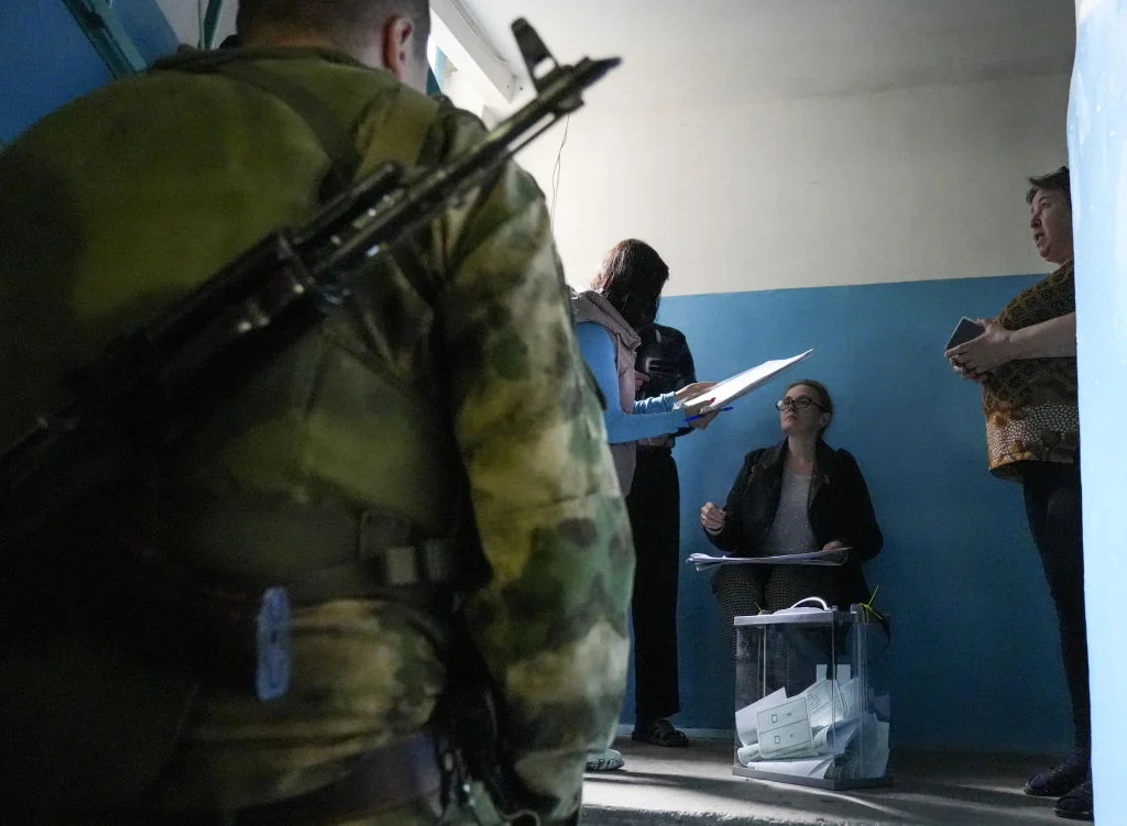 Голосование во время референдума. Фото: Stringer/Anadolu Agency via Getty Images