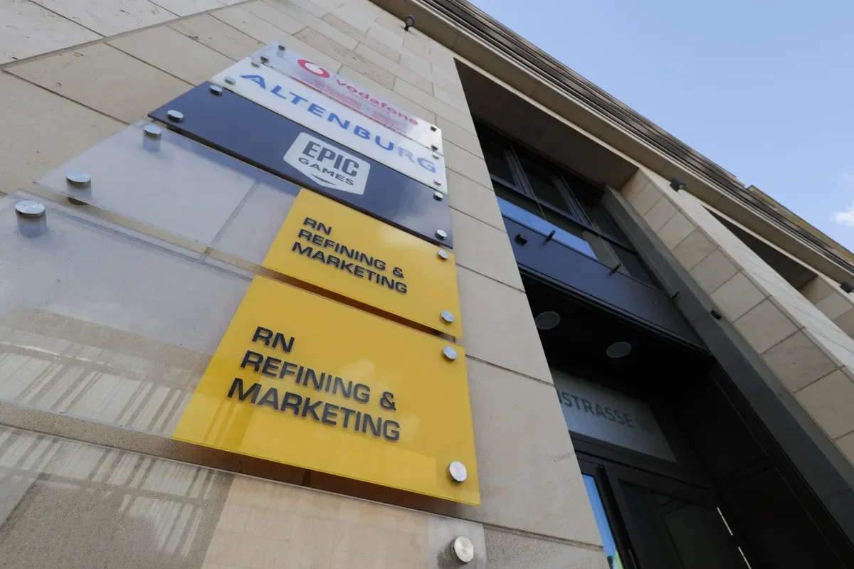 The entrance to Rosneft Deutschland HQ, Behrenstraße, Germany. Photo: Jörg Carstensen / picture alliance / Getty Images