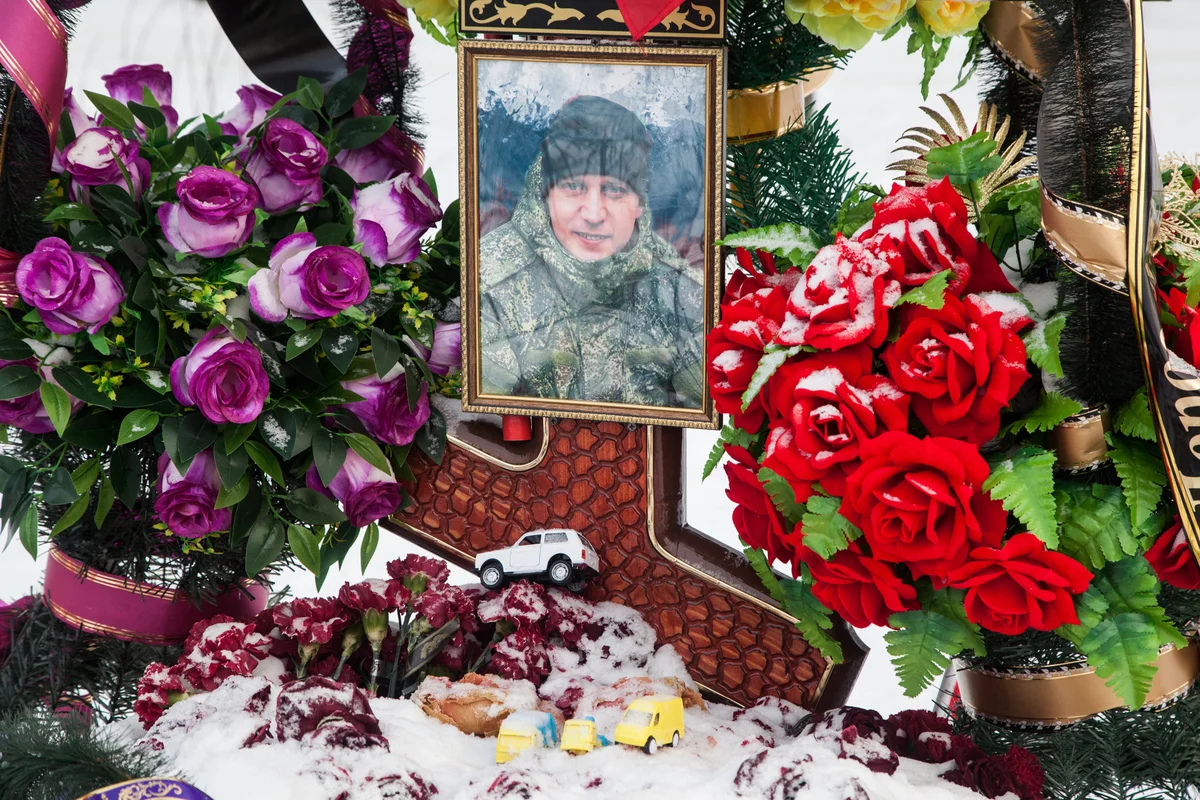 The cemetery of Nevyansk. Photo: Alexey Piskunov, exclusively for Novaya Gazeta Europe