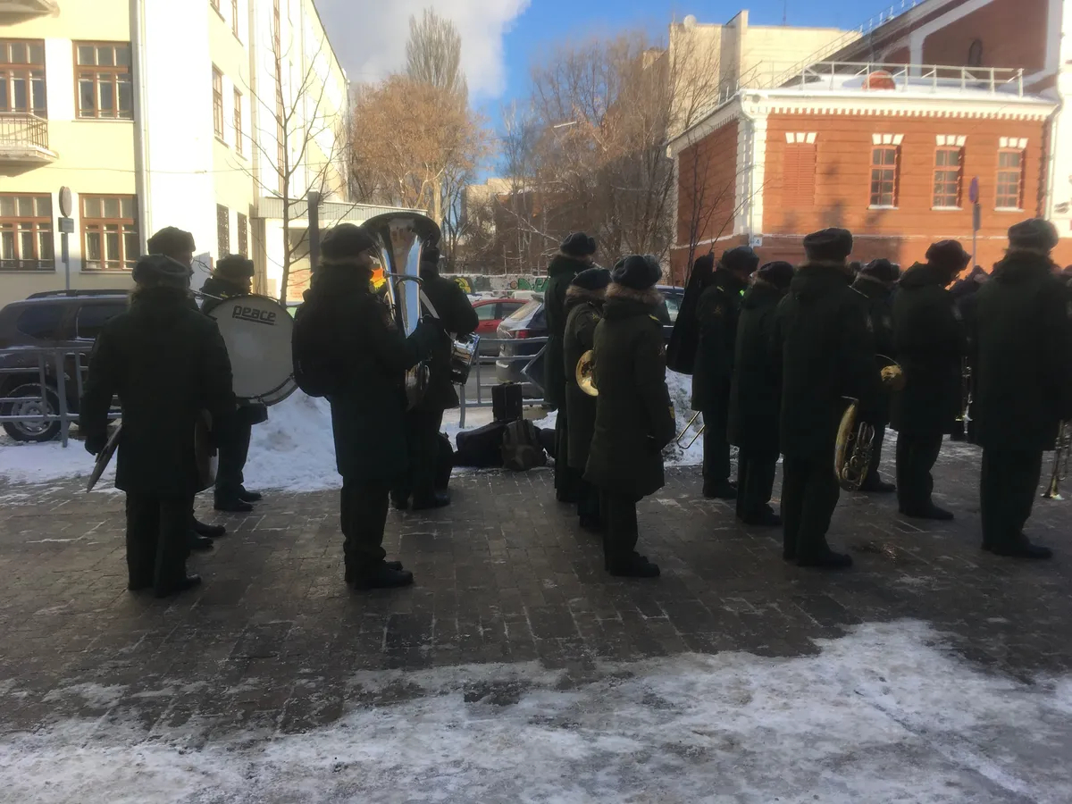 Farewell in the House of Officers. Photo by Irina Tumakova, for Novaya Gazeta Europe
