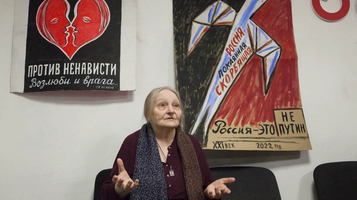 Елена Осипова на выставке «Мирный арт-протест». Фото: Елена Родина, специально для «Новой газеты Европа»