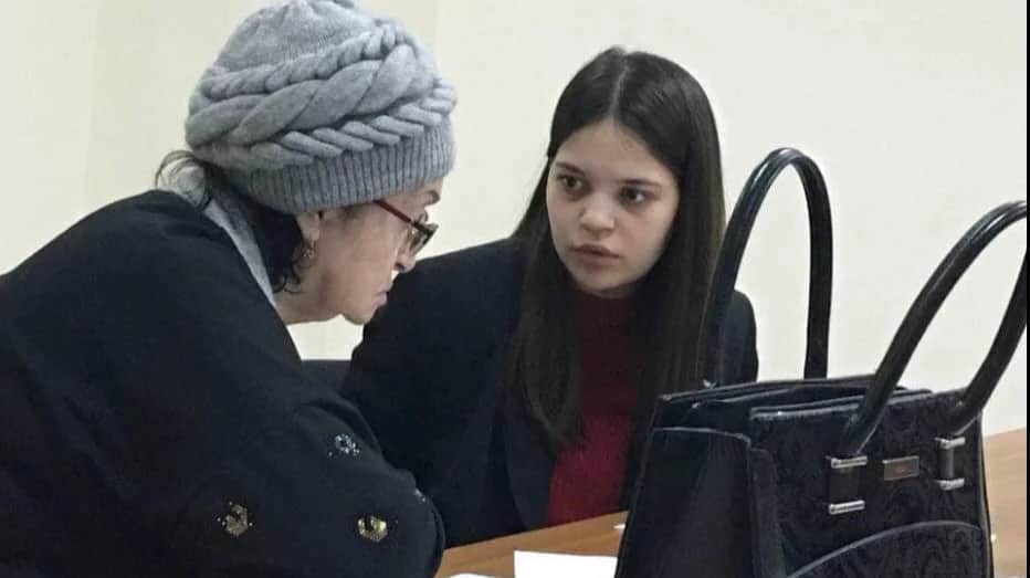 Ление Умерова (справа) в Советском суде Владикавказа, Россия, 11 апреля 2023 года. Фото: <a href="https://www.facebook.com/umerov.azeez">Facebook</a>