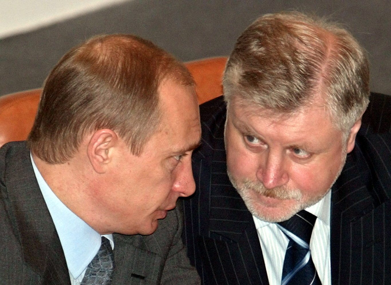 Владимир Путин и председатель Совета Федерации Сергей Миронов во время заседания верхней палаты парламента. Москва. 18 февраля 2003 года. Фото: Reuters / Reuters / Scanpix / LETA