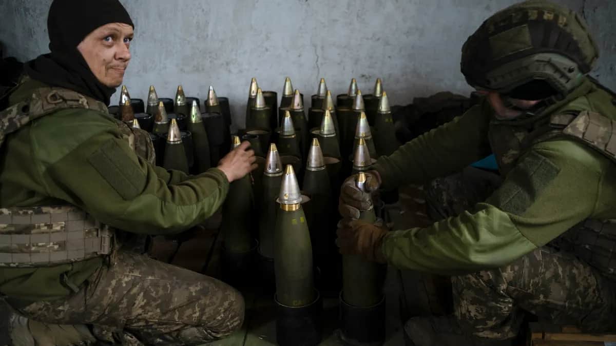 Ukrainian servicemen near Pokrovsk, Donetsk region, Ukraine, 29 March 2025. Photo: EFE/EPA/SERGEY SHESTAK