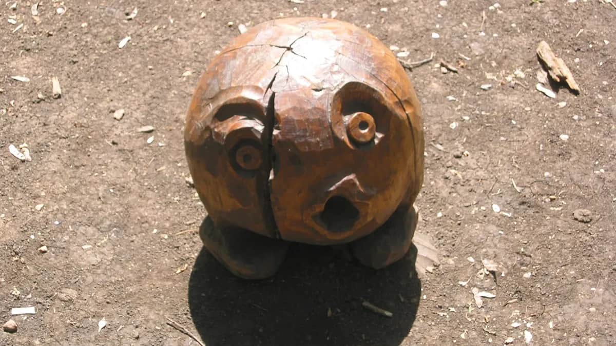 «Колобок», деревянная скульптура. Донецк, 2005. Фото: Wikimedia