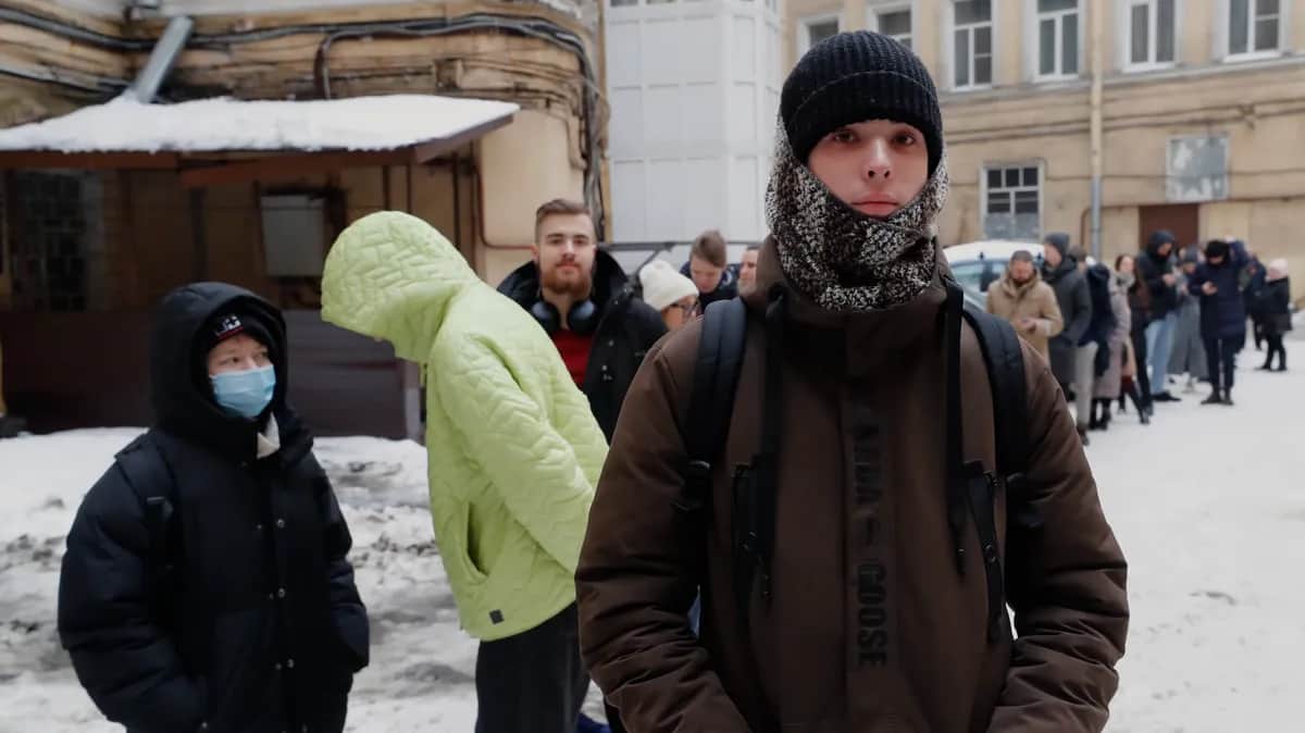 People queueing up to add their signatures to the nomination of Boris Nadezhdin in St. Petersburg, 23 January 2024. Photo: EPA-EFE/ANATOLY MALTSEV