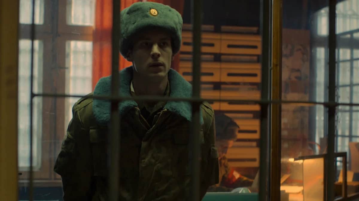Кадр из сериала сериал «Аутсорс». Фото: SREDA Production Company