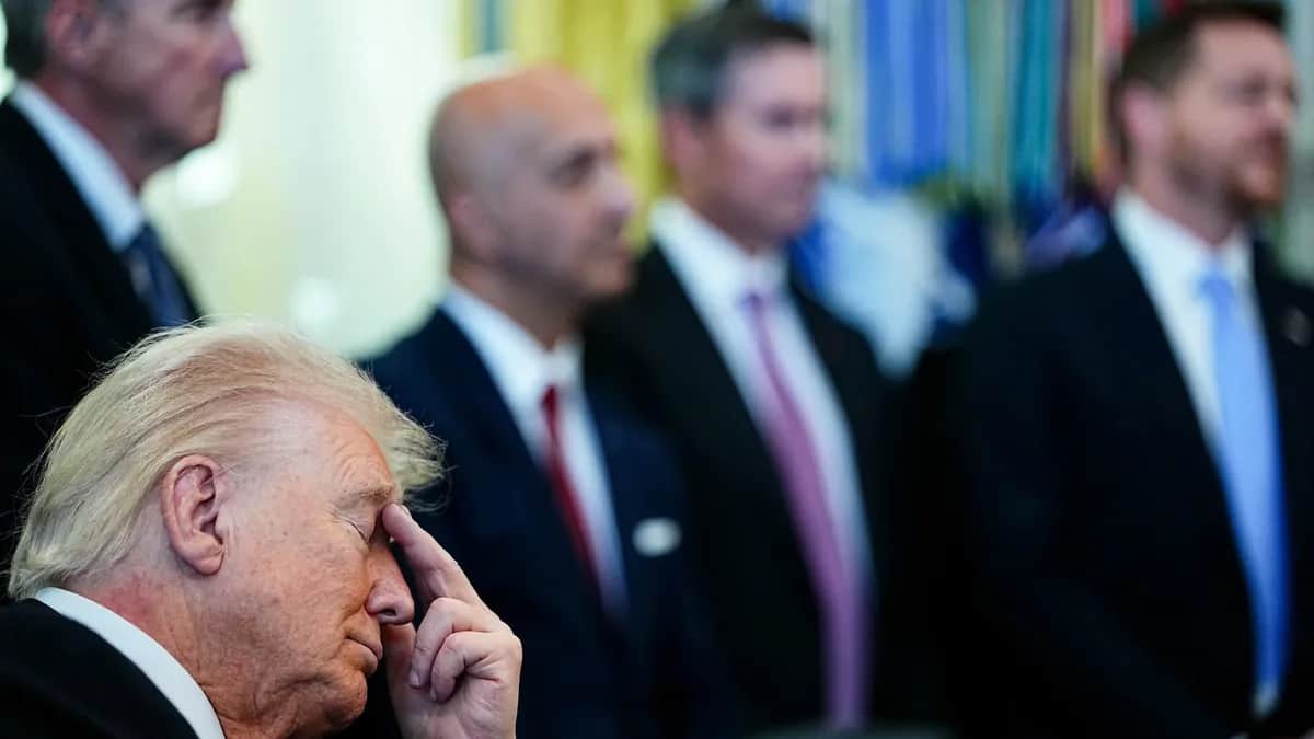 <span id="z0rcwolp2">Donald Trump in the Oval Office of the White House in Washington, DC, 6 November 2025. Photo: EPA / Aaron Schwartz</span>