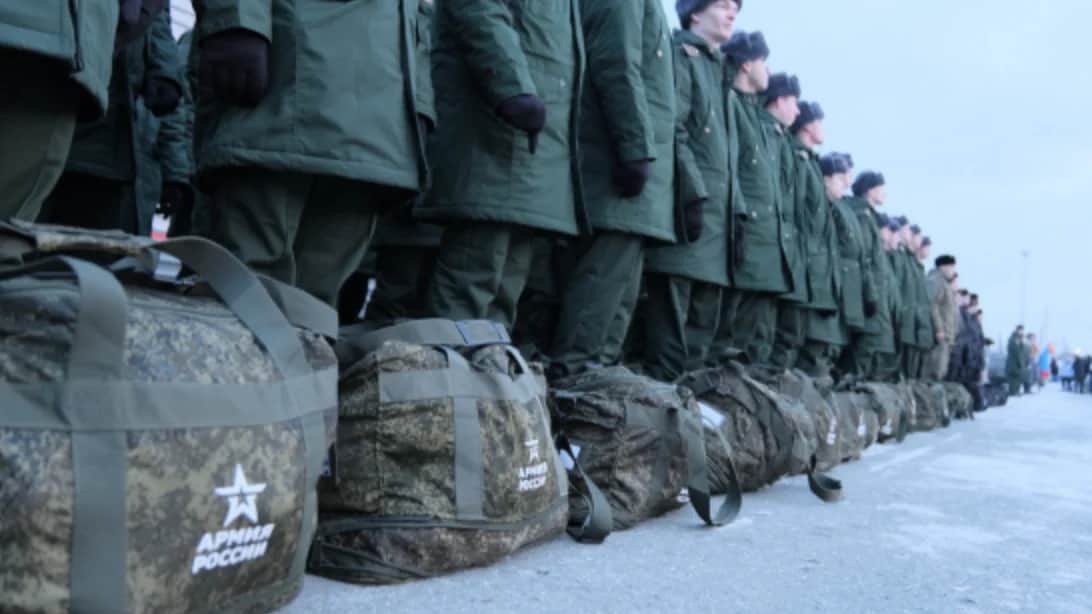 Воинский эшелон с призывниками из Новосибирской области, Алтайского края, Томской области и Кемеровской области отправился в воинские части и подразделения южных регионов страны. Фото: Минобороны России