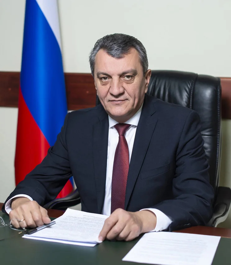 Сергей Меняйло. Фото: <a href="https://commons.wikimedia.org/w/index.php?curid=111073622">Wikipedia Commnos</a>, <a href="http://sfo.gov.ru/polpred/polpred/,">Press Service of the Plenipotentiary Representative</a>. CC BY 4.0