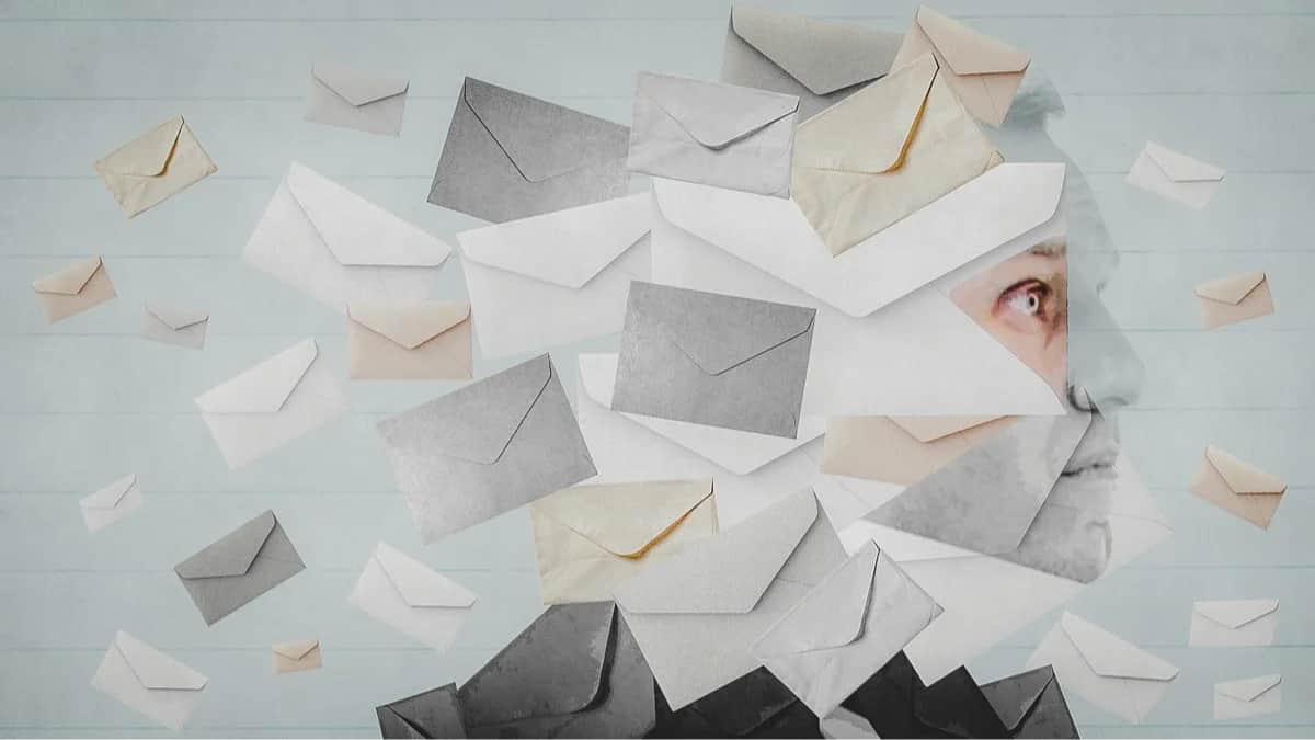«Почему я читаю твое письмо о том, что мое письмо может стать последним, и не вижу на нем твоих слез?»