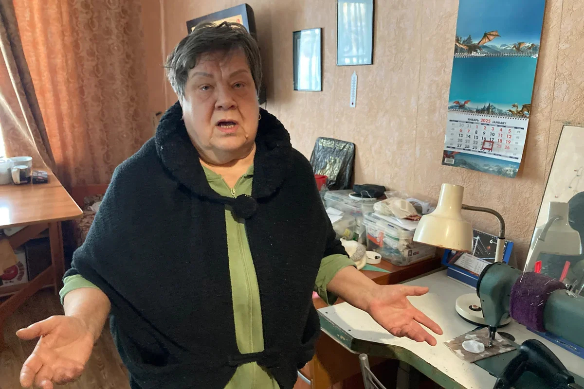 Nadezhda in her apartment. Photo: Irina Strelnikova