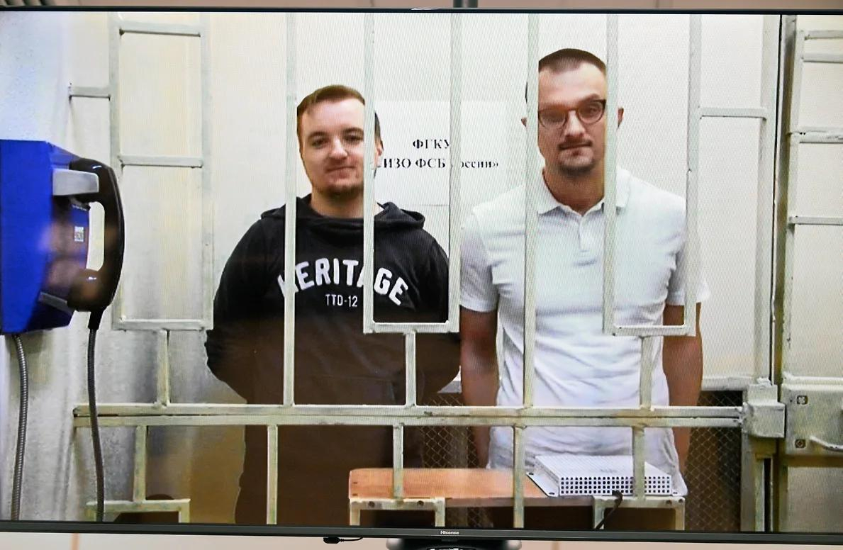 Никита Иванкович и Денис Попович. Фото: «Дело Поповича-Иванковича» / <a href="https://t.me/notterrorists" target="_blank">Telegram</a>