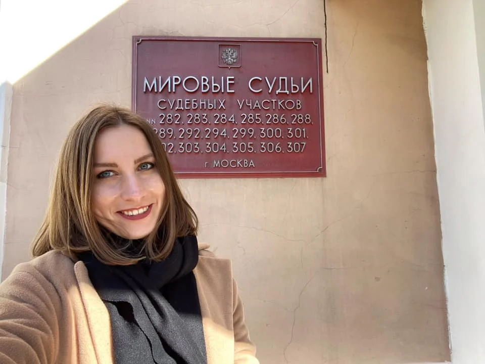 Юристка и основательница проекта помощи иммигрантам «Ковчег» Анастасия Буракова. Фото: <a href="https://www.facebook.com/AnastasBurakova/photos/a.120348489414823/468265574623111/?type=3">Facebook</a>