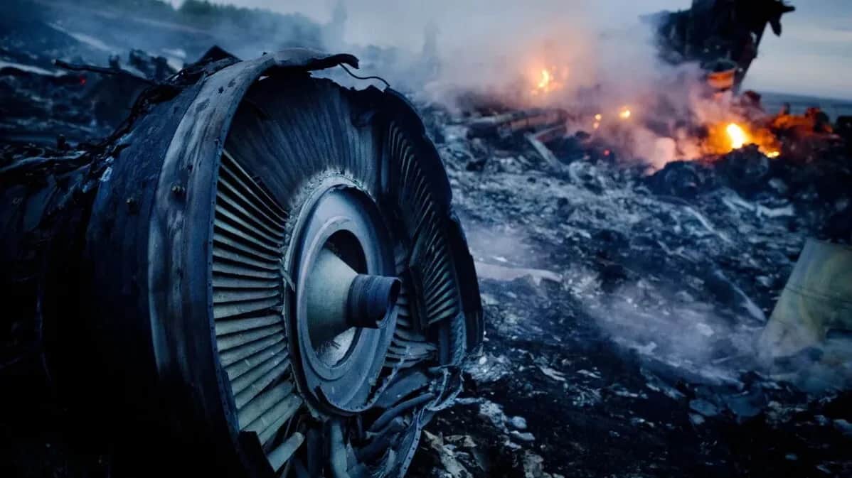 Pieces of the wrecked Malaysian Boeing MH17 in Hrabove near the Russian border, 17 July 2014. Photo: Pierre Crom / Getty images