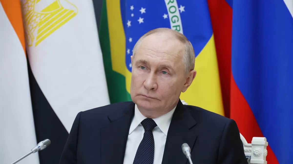 Vladimir Putin attends the 17th BRICS Summit in Rio de Janeiro via video conference from the Kremlin, 6 July 2025. Photo: EPA / MIKHAIL METZEL / SPUTNIK / KREMLIN POOL