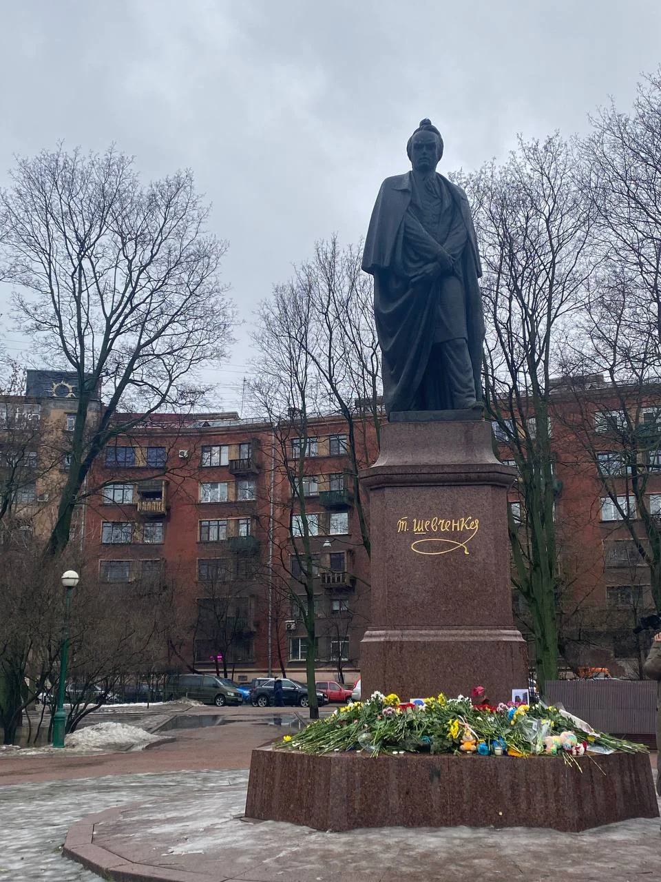 Памятник Тарасу Шевченко в Санкт-Петербурге. Фото: <a href="https://t.me/PlushevChannel">Telegram</a>