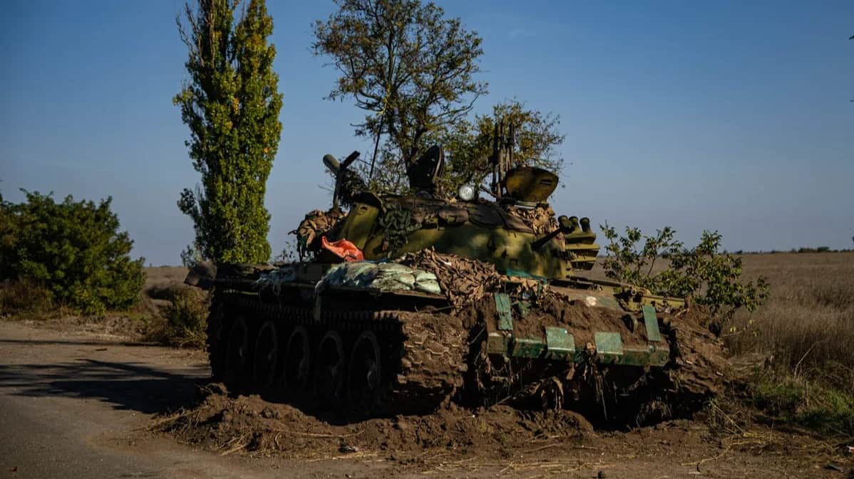 An abandoned Russian T-62 tank, Kherson region, Ukraine, 7 October 2022. Photo: Dimitar Dilkoff / AFP / Scanpix / LETA