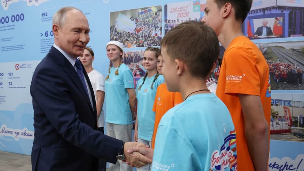 Путин во время визита в Красноярск. Фото: Vyacheslav Prokofyev / EPA / SPUTNIK