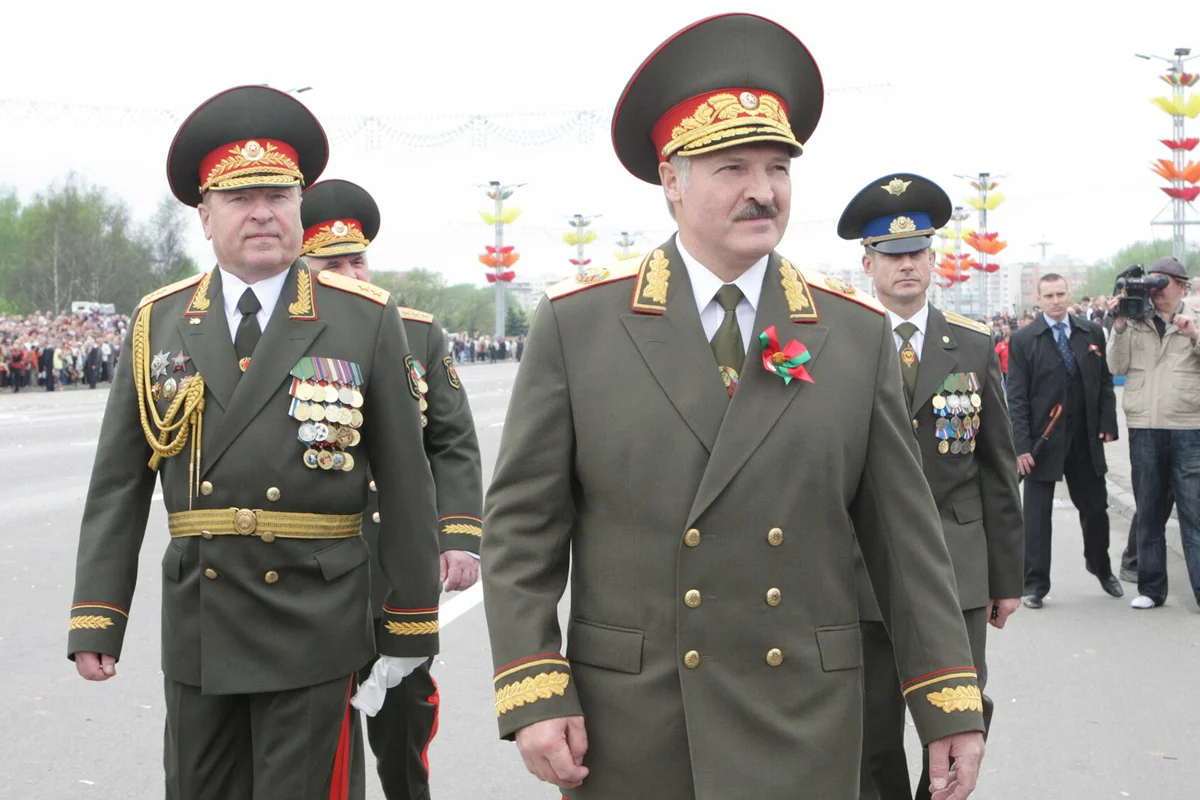 Александр Лукашенко на военном параде в Минске, 9 мая 2010 года. Фото: <a data-sk="tooltip_parent" data-stringify-link="https://president.gov.by/ru/events/aleksandr-lukashenko-9-maja-prinjal-parad-vojsk-minskogo-garnizona-5141" href="https://president.gov.by/ru/events/aleksandr-lukashenko-9-maja-prinjal-parad-vojsk-minskogo-garnizona-5141" rel="noopener noreferrer" target="_blank">president.gov.by</a>