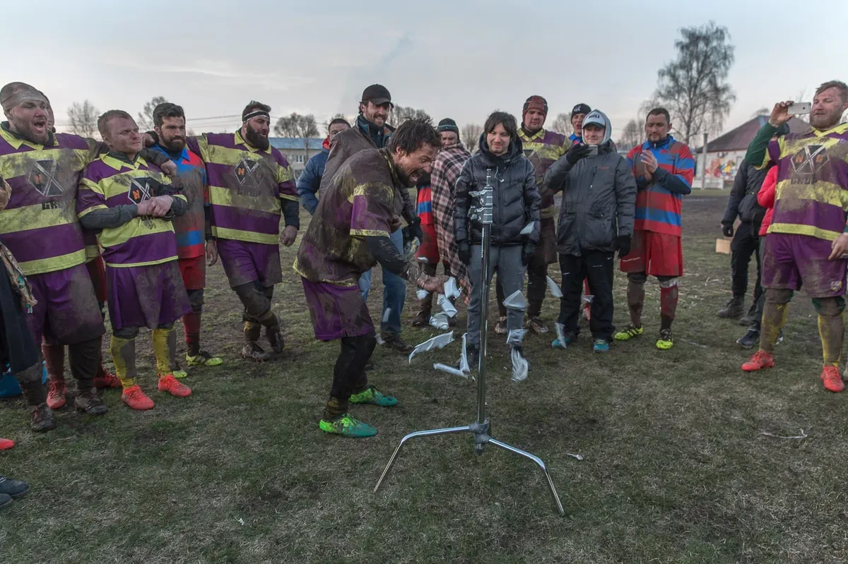 On the movie set for Coach. Photo: <a href="https://www.kinopoisk.ru/film/981230/shooting/page/1/" rel="noopener noreferrer" title="https://www.kinopoisk.ru/film/981230/shooting/page/1/">Kinopoisk</a>