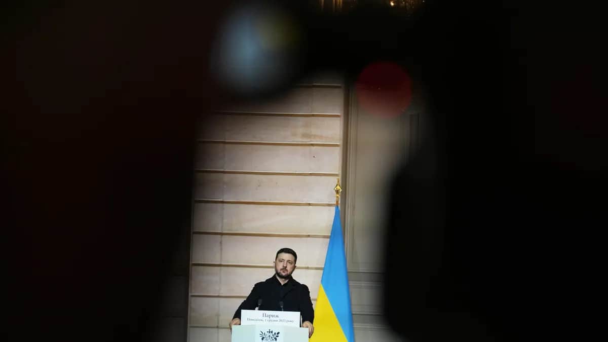 Ukrainian President Volodymyr Zelensky delivers a speech during a press conference at the Élysée Palace in Paris, France, 1 December 2025. EPA/CHRISTOPHE ENA / POOL MAXPPP OUT