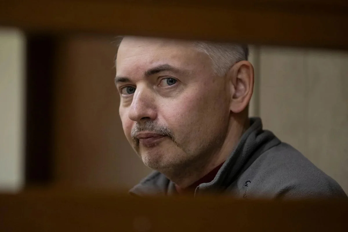 Евгений Мищенко на заседании суда, октябрь 2024 года. Фото: <a data-sk="tooltip_parent" data-stringify-link="https://zona.media/article/2024/10/09/mishchenko" href="https://zona.media/article/2024/10/09/mishchenko" rel="noopener noreferrer" target="_blank">Медиазона</a>