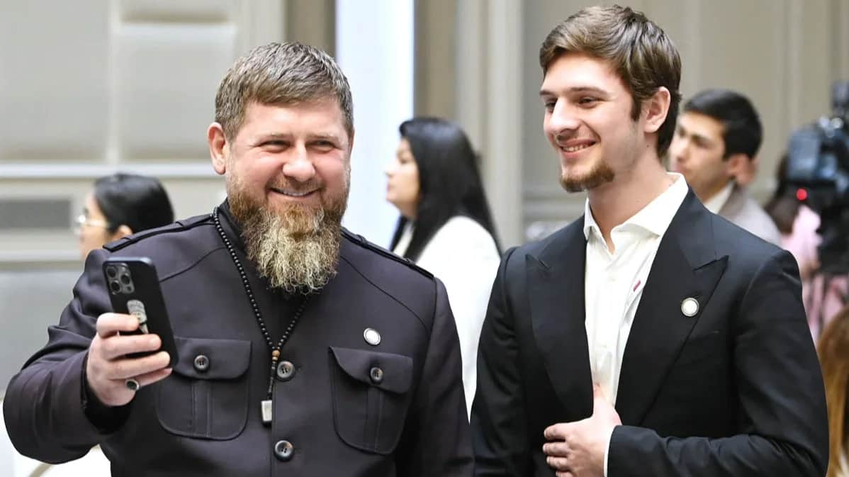 Ramzan Kadyrov and his son Eli. Photo: Sergey Bobylyov / Sputnik / AFP / Scanpix / LETA