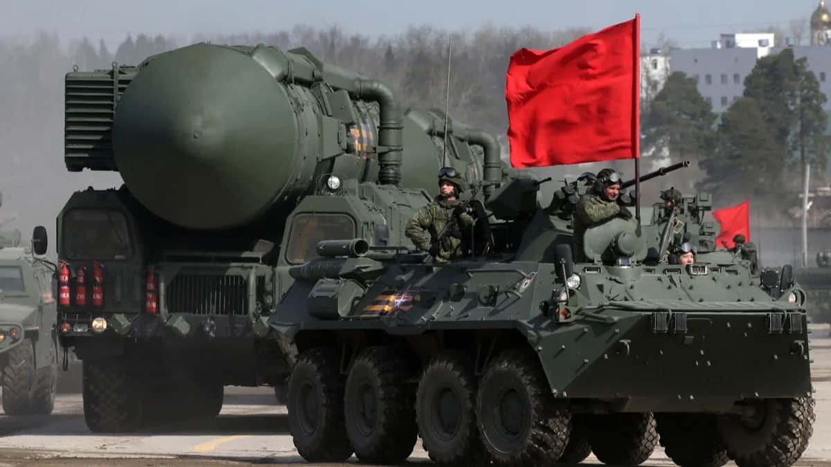 Машина с межконтинентальной баллистической ракетой РС-24 «Ярс» на полигоне в Алабино (Подмосковье), 18 апреля 2022 года. Фото: Contributor / Getty Images