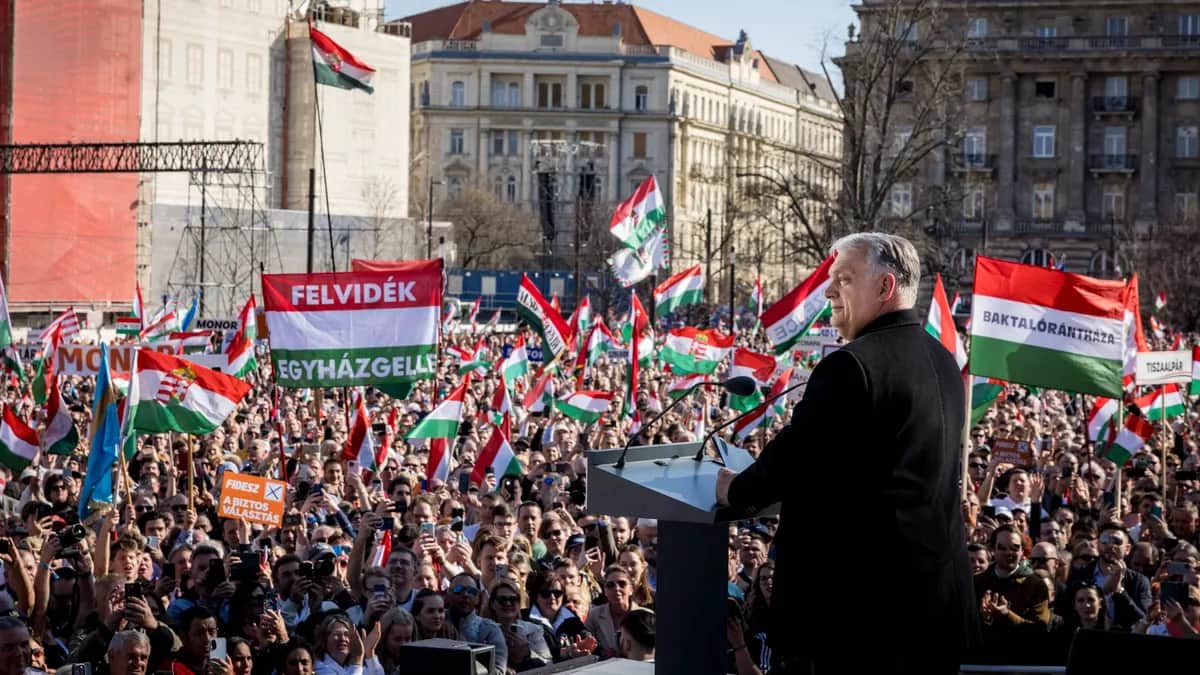 Hungarian Prime Minister Viktor Orbán addresses a rally marking the anniversary of the 1848 revolution outside the Hungarian Parliament building in Budapest, 15 March 2026. Photo: EPA / Akos Kaiser