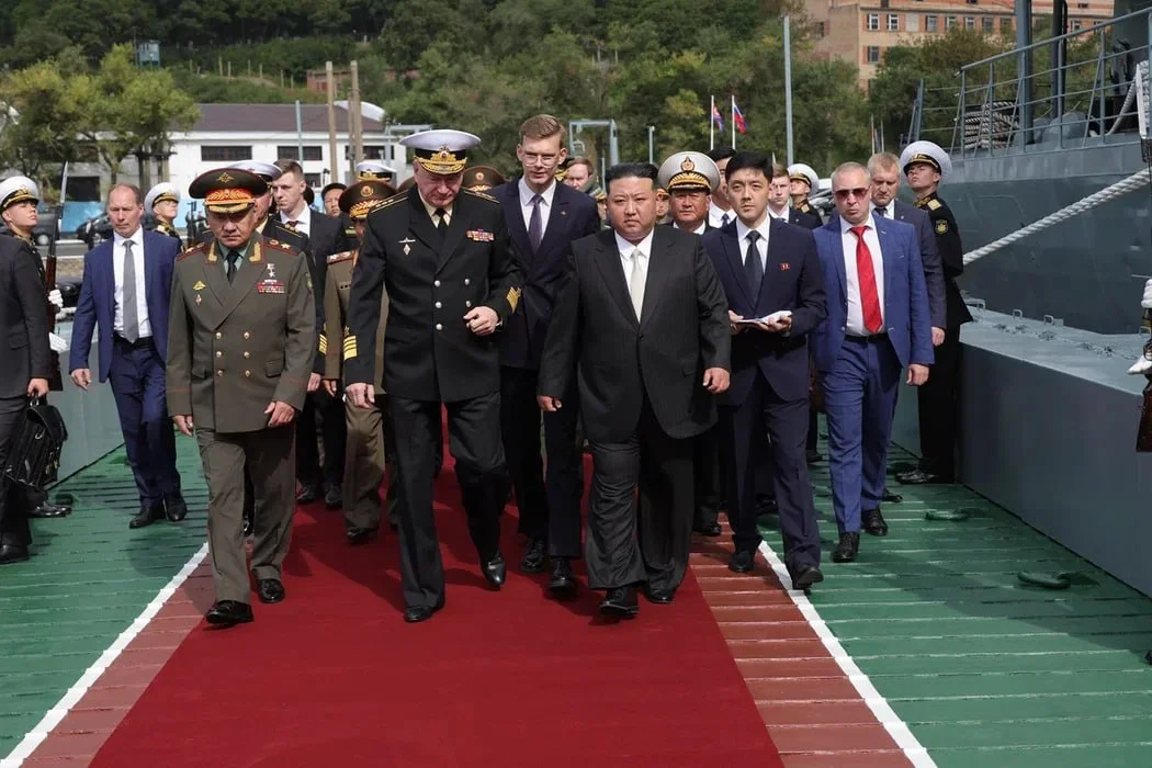 Ким Чен Ын и Сергей Шойгу. Фото: Минобороны РФ 