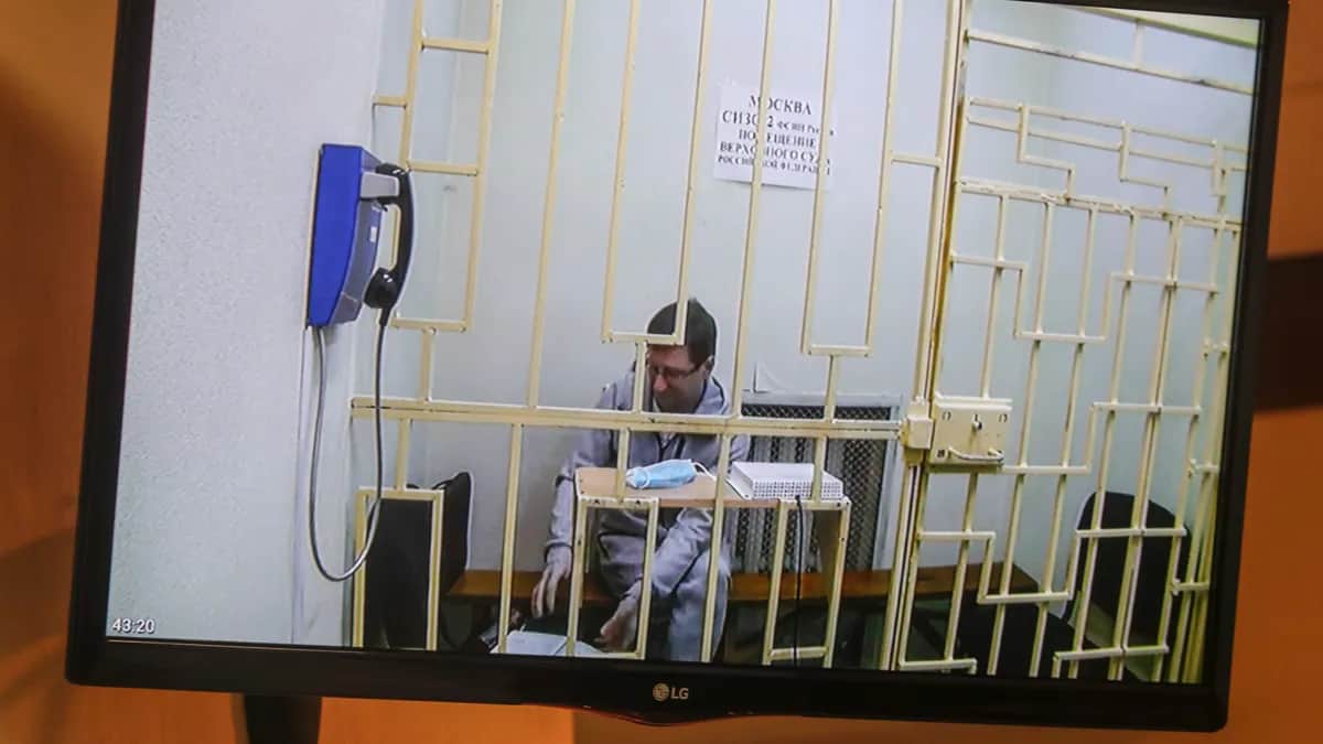 Экс-губернатор Хабаровского края Сергей Фургал во время рассмотрения апелляции в Московском городском суде в Москве, Россия, 16 сентября 2020 года. Фото: EPA-EFE/SERGEI ILNITSKY