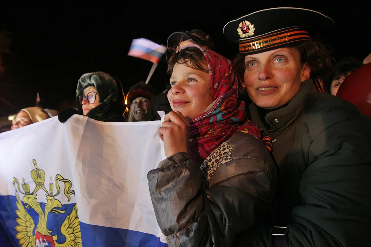 A rally following the referendum in Sevastopol 16 March 2014. Photo: EPA/ZURAB KURTSIKIDZE