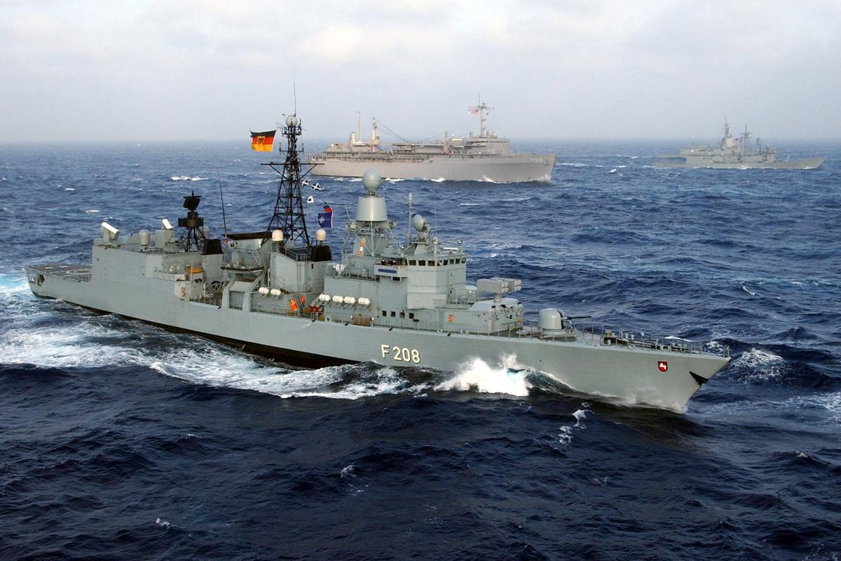 Группировка кораблей ВМС Германии, патрулирующих территориальные воды Ливана. Фото: Wikimedia Commons , Photographer's Mate Airman Josh Kinter, United States Navy