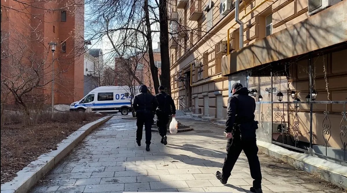Near the International Memorial Moscow office. Photo: Sofia Orlova