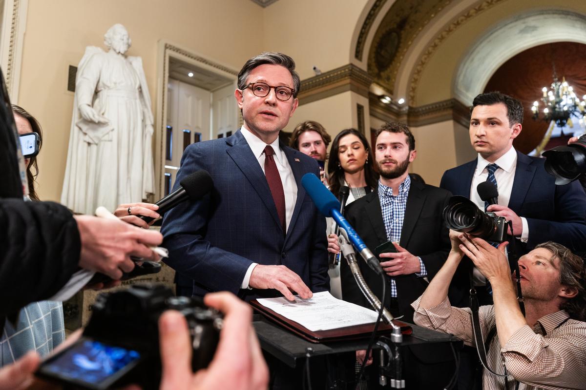 Speaker of the United States House of Representatives Mike Johnson speaks to reporters, 20 April 2024. Photo: Jim Lo Scalzo / EPA-EFA